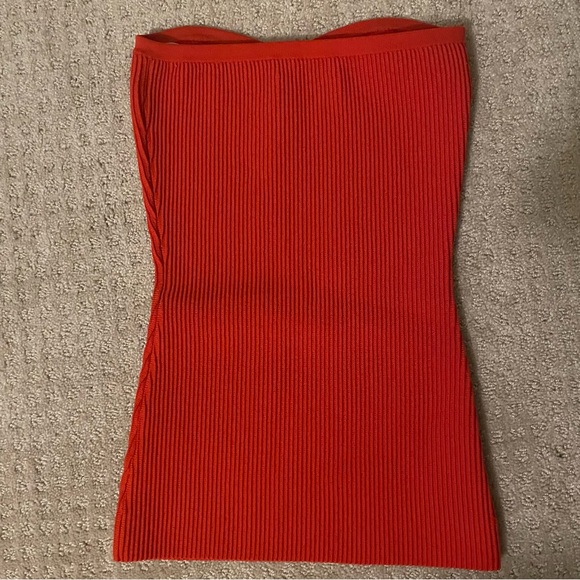 Aritzia Ribbed Sculpt Knit Sweetheart tube top - Picture 3 of 4